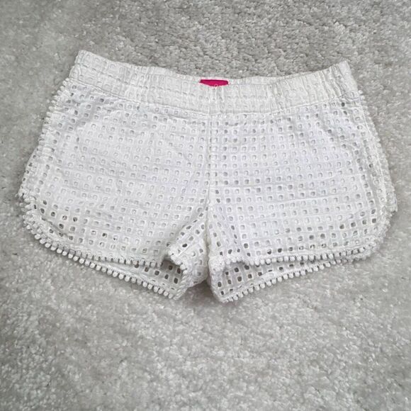 Lilly Pulitzer White Eyelet Short Pull On - Picture 2 of 9